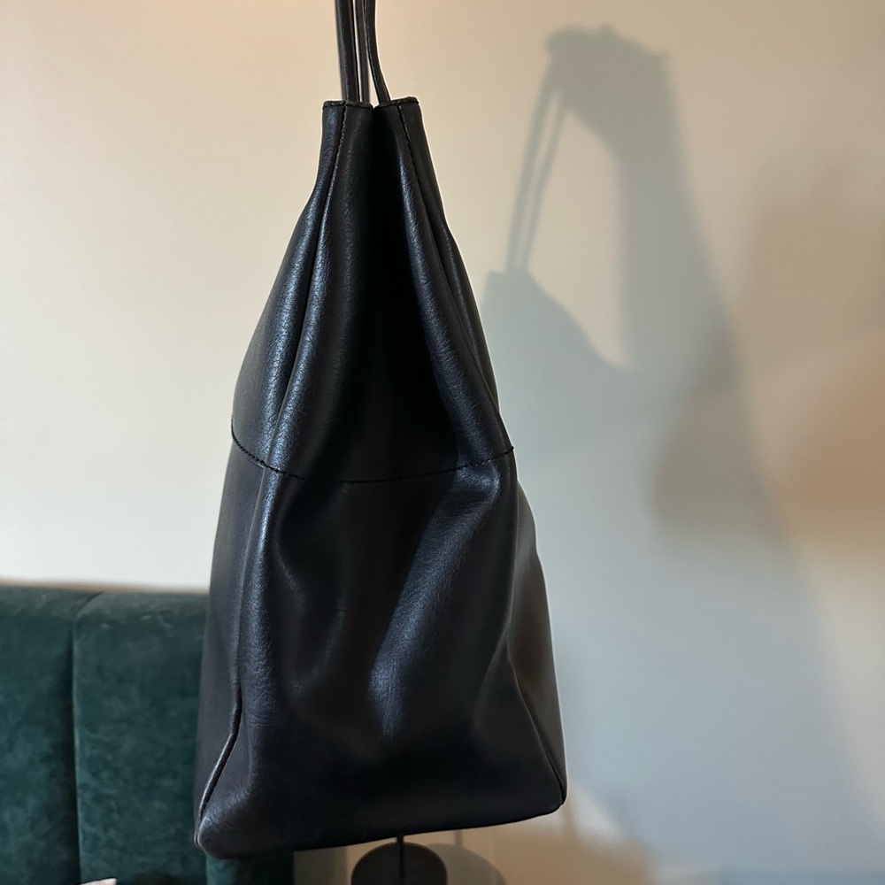 Matt & Nat Willa Black Tote Bag - Picture 3 of 4
